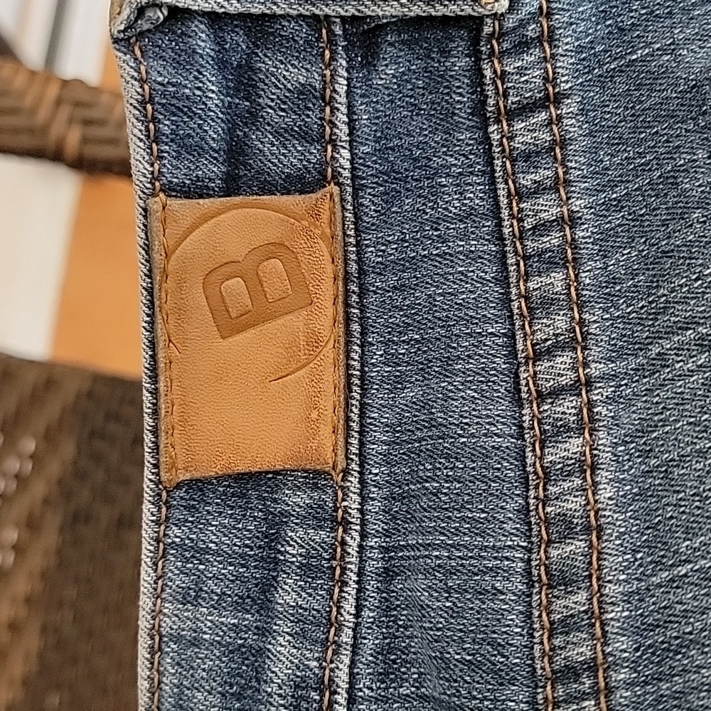 Jeans - Picture 9 of 9